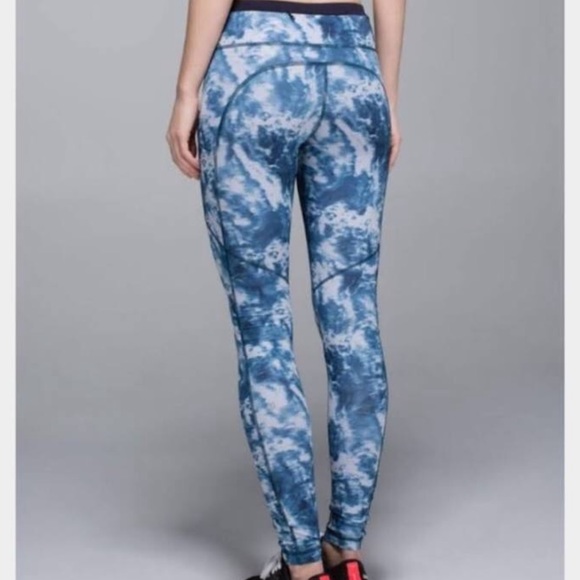 Lululemon Blue Tie Dye Leggings 